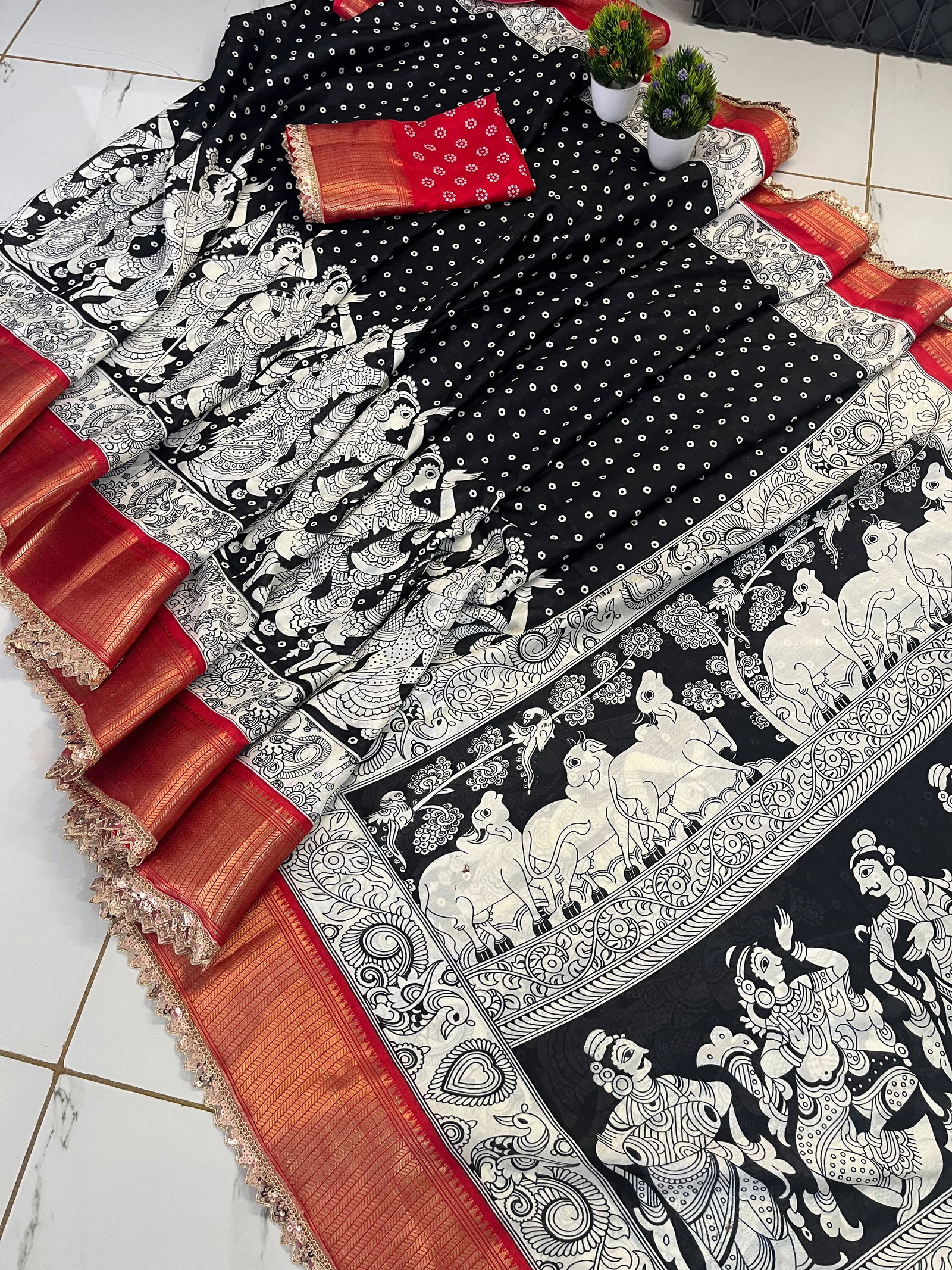 Wow Hit Antic jacquard Border Designer Dola Silk Saree Wholesale Online
